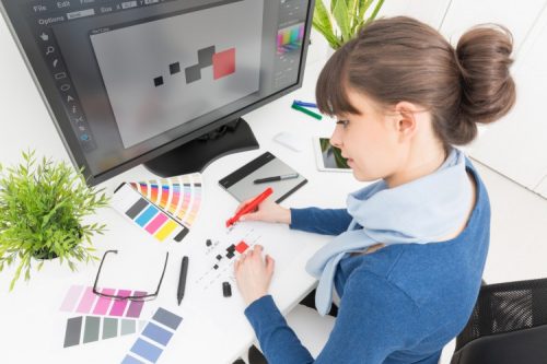 Thinking of being a skilled graphic designer? Read these tips